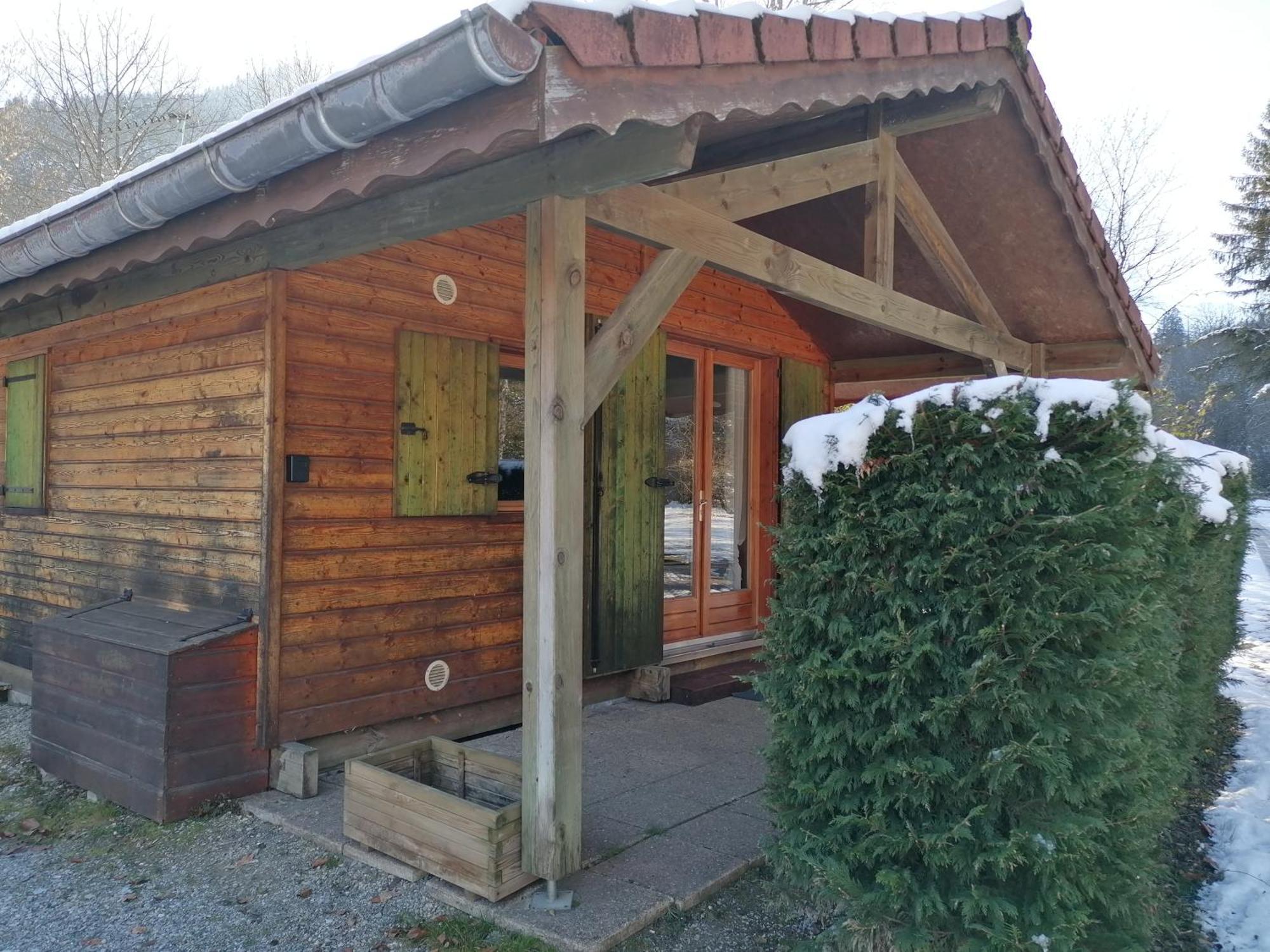 Camping Le Trejeux - Petit Chalet Thones Exterior photo